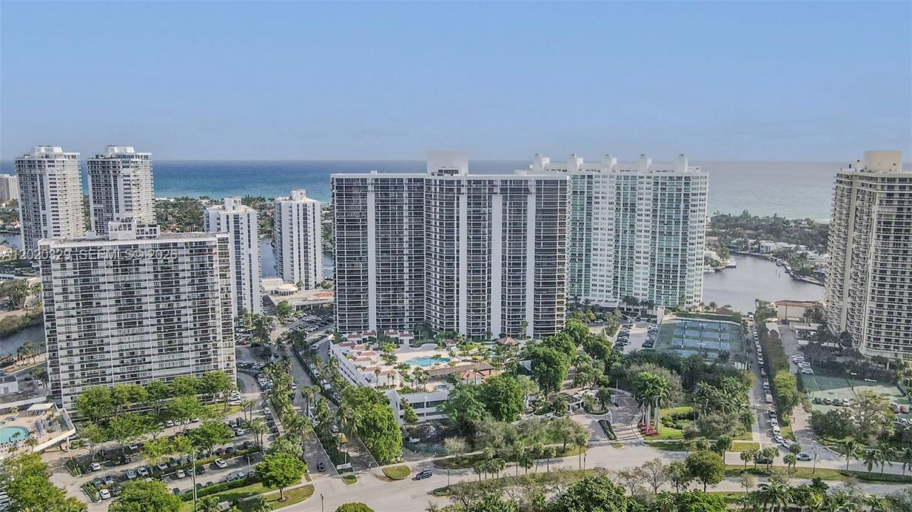 20281 E Country Club Dr, Unit 2101, Aventura, FL 33180 Photo