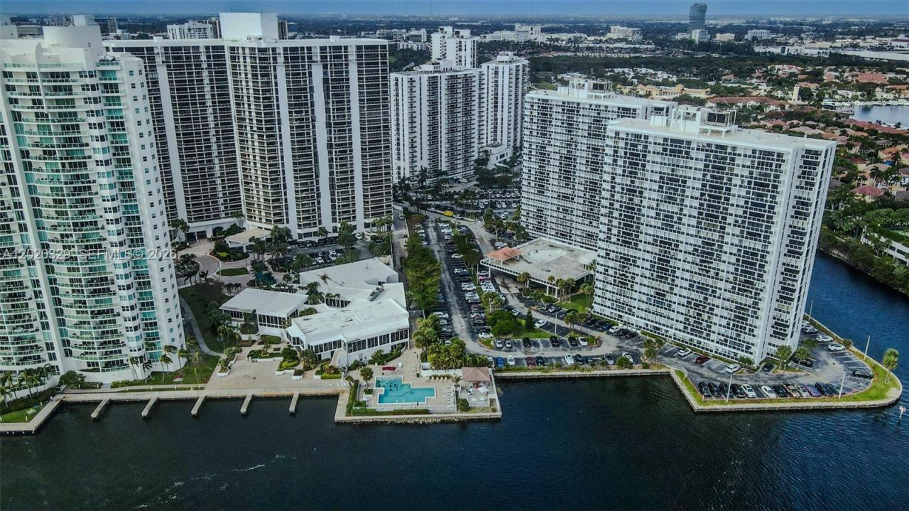20281 E Country Club Dr, Unit 2101, Aventura, FL 33180 Photo