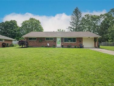 1572 Lanbury Drive, Kettering, OH 45439