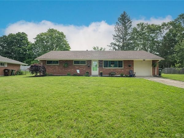 1572 Lanbury Drive, Kettering, OH 45439