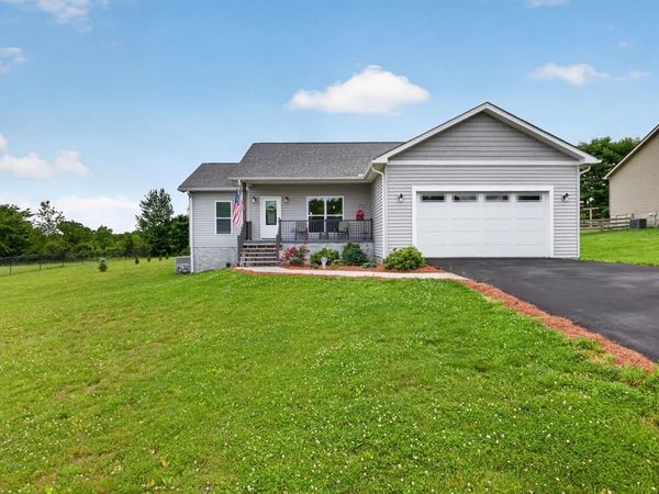 64 Perry Creek Dr, Crossville, TN 38572