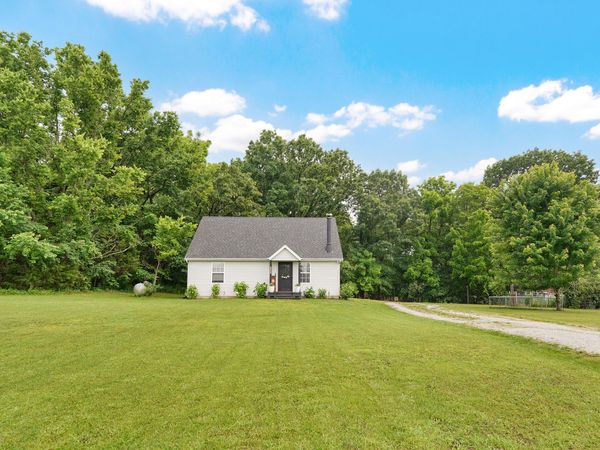 100 Meadowood Lane, Ozark, MO 65721
