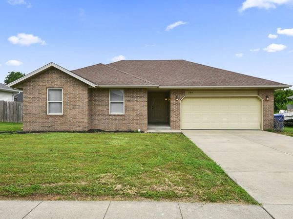 734 E Logan Street , Rogersville, MO 65742