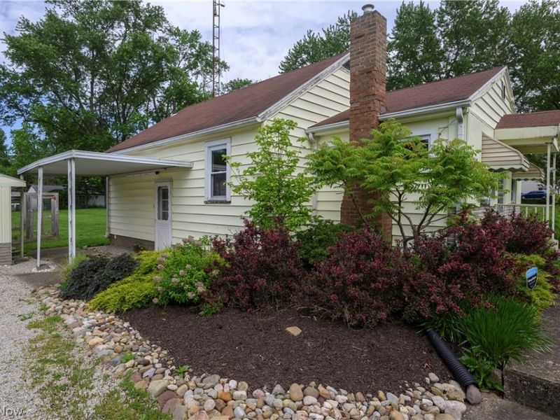 5185 Richville Drive SW, Navarre, OH 44662 Photo 3