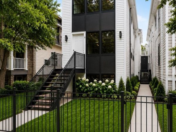 1938 N Sawyer Avenue , Unit 1, Chicago, IL 60647