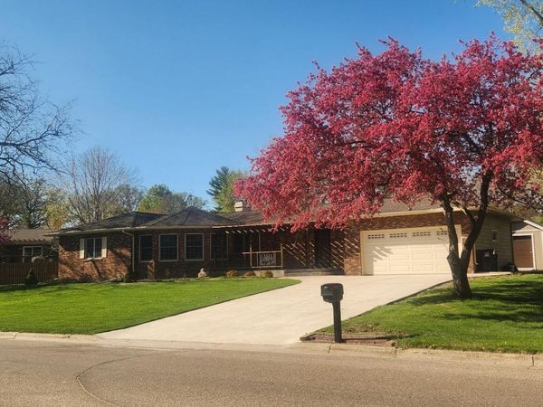 1005 Richway Drive W, Albert Lea, MN 56007