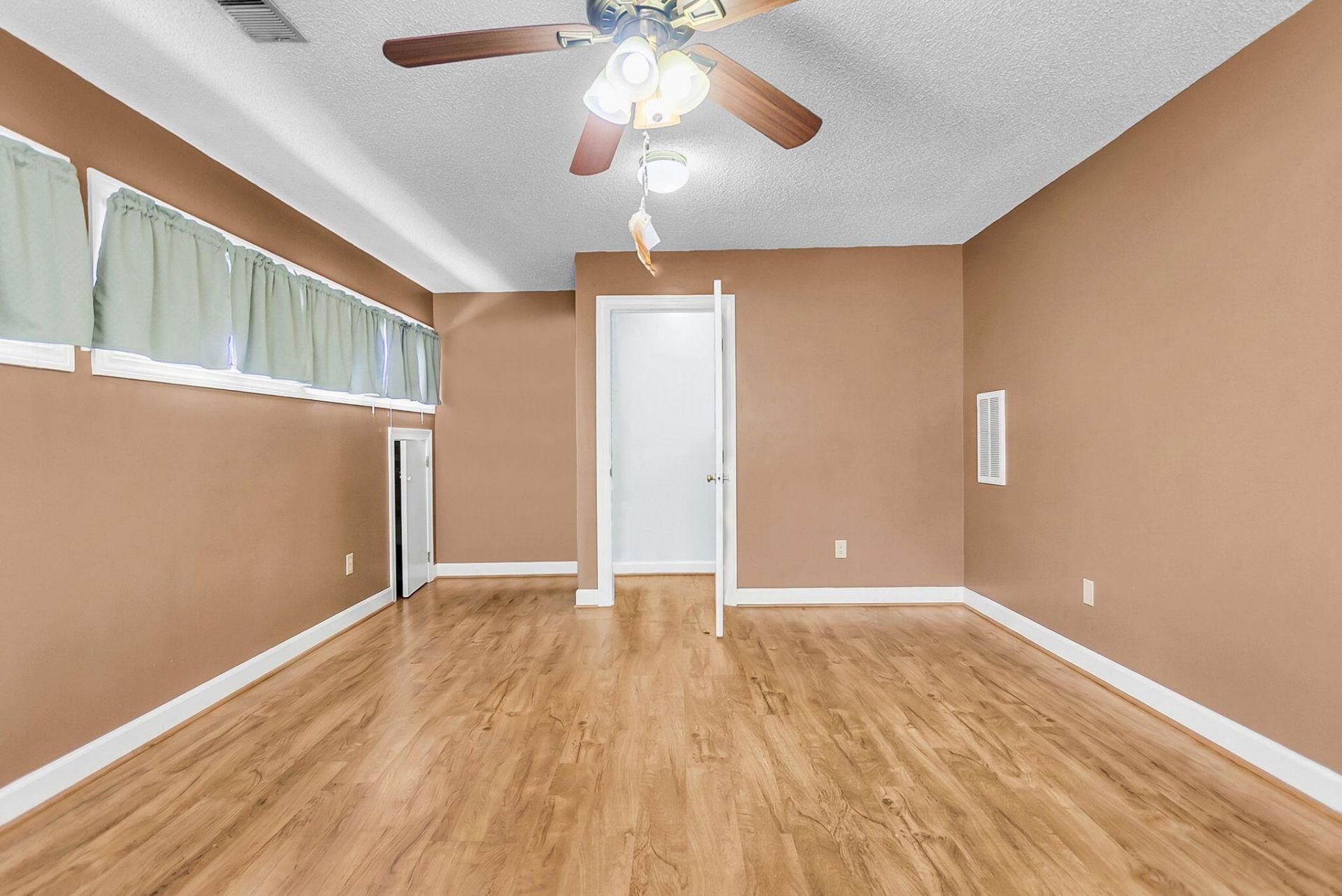 2179 Hunter Creek Drive Photo 20