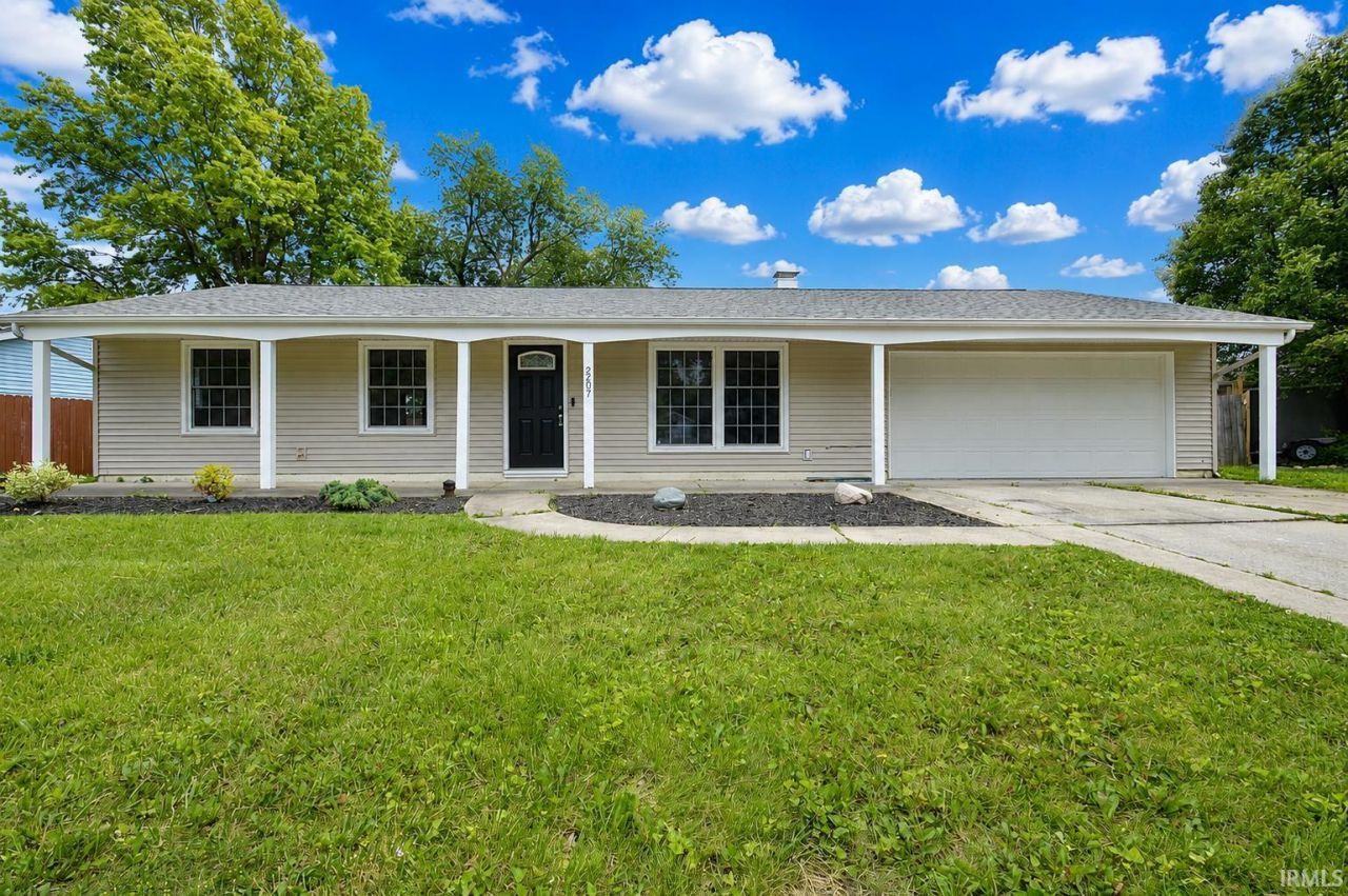 2207 Legoma Drive, Fort Wayne, IN 46819 Main Photo