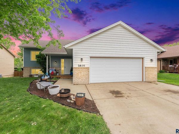 2601 S Avondale Ave, Sioux Falls, SD 57110