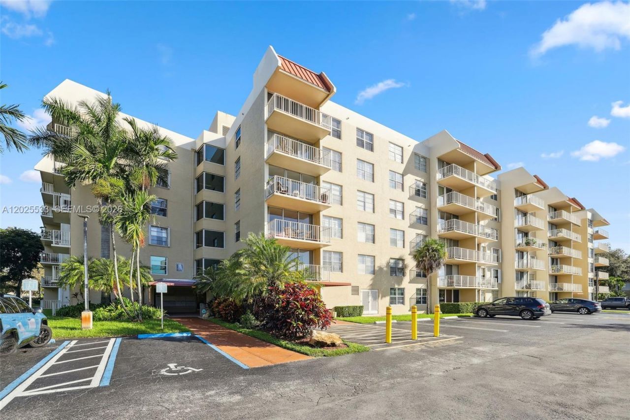 13120 SW 92nd Ave , Unit B505, Miami, FL 33176 Photo