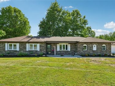 12034 Root Road, Columbia Station, OH 44028