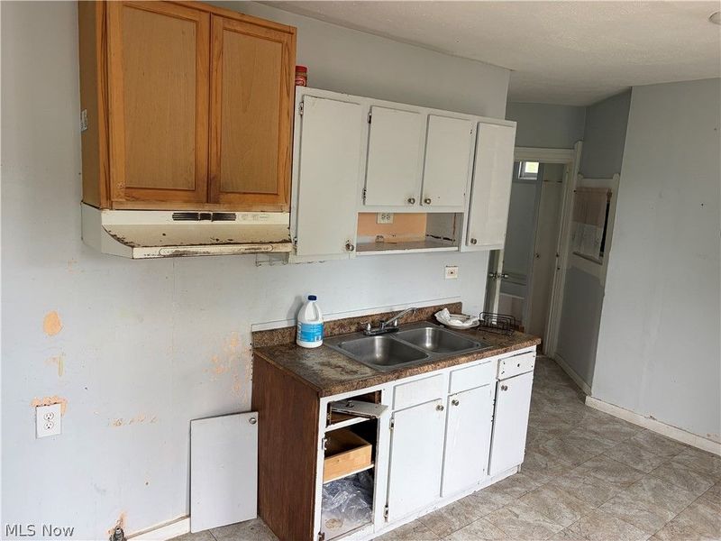 2100 W 95th Street , Cleveland, OH 44102 Photo 16