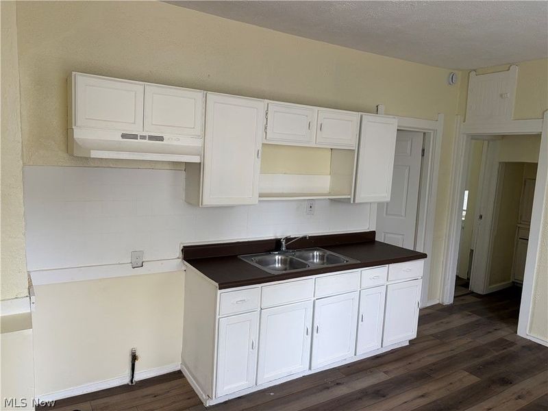 2100 W 95th Street , Cleveland, OH 44102 Photo 8