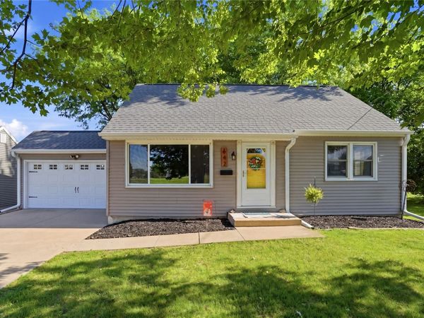 642 38th Street NE, Cedar Rapids, IA 52402