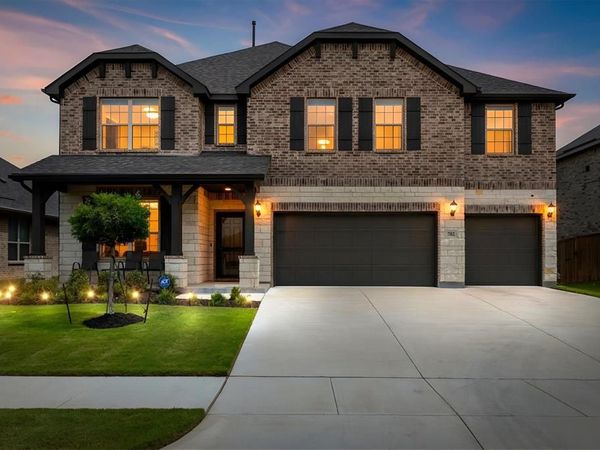 702 Matador Lane, Arlington, TX 76002