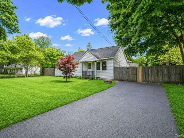 113 Huguenot Drive , Mastic Beach, NY 11951