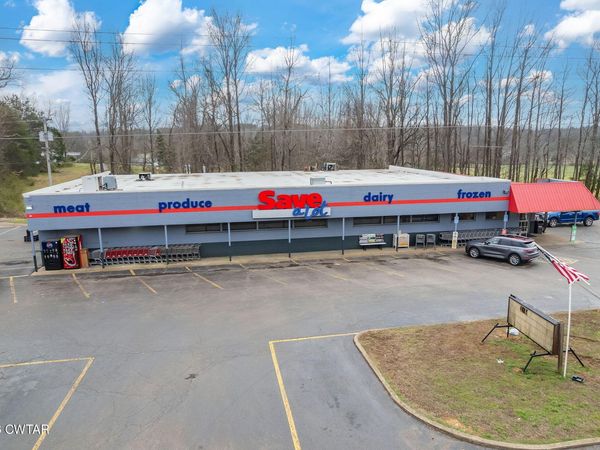 1182 E Main Street , Parsons, TN 38363