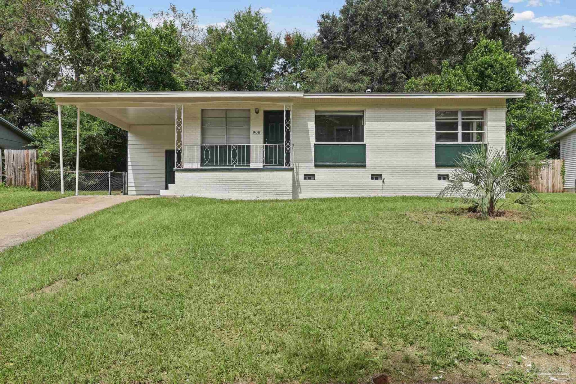 908 Blue Springs Dr, Pensacola, FL 32505 Main Photo