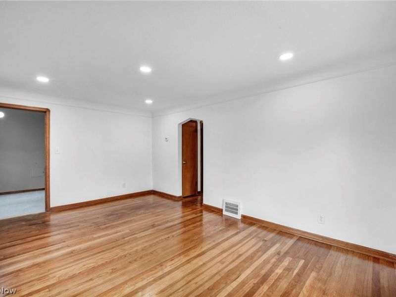 3516 Park Drive , Parma, OH 44134 Photo 7