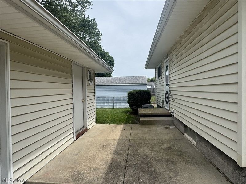 905 Carnegie Avenue , Akron, OH 44314 Photo 3