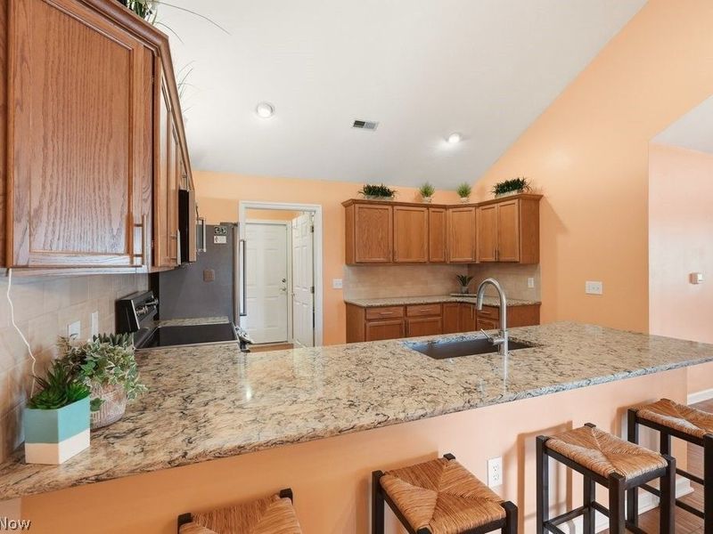 625 Crossings Circle , Tallmadge, OH 44278 Photo 10
