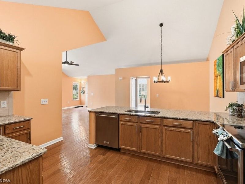 625 Crossings Circle , Tallmadge, OH 44278 Photo 16