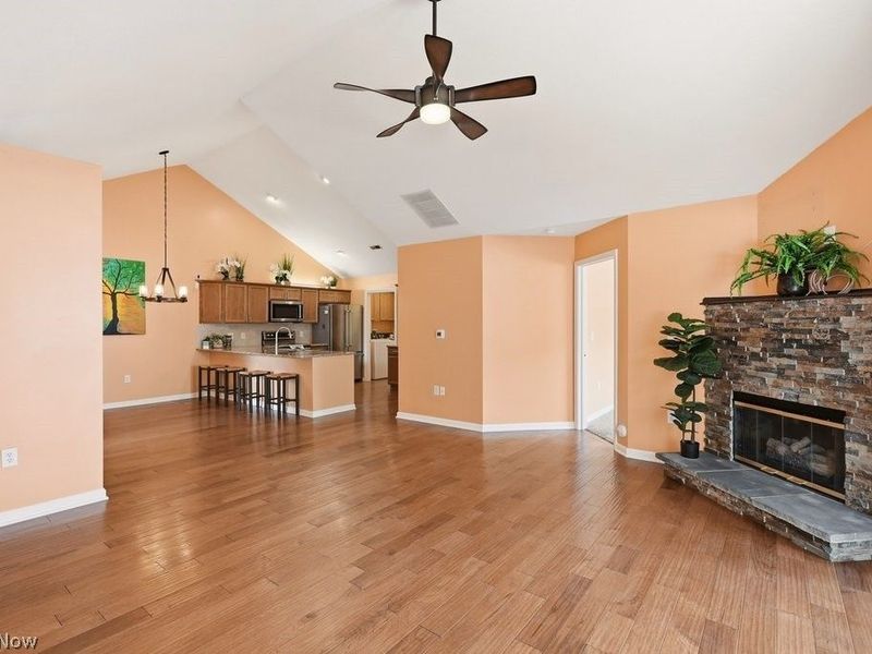 625 Crossings Circle , Tallmadge, OH 44278 Photo 4