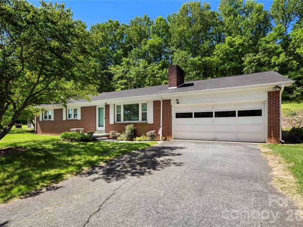 83 Honeysuckle Lane, Burnsville, NC 28714