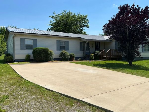 1550 Old Dover Rd , Clarksville, TN 37042