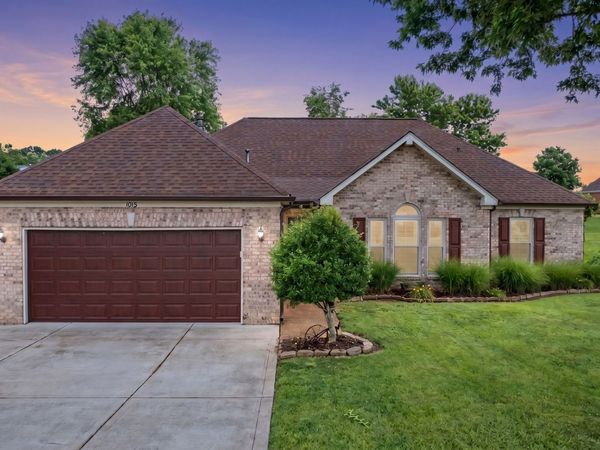 1015 Rutherford Way E, Hendersonville, TN 37075