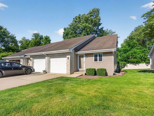 302 Grande Drive , Unit C, Minooka, IL 60447