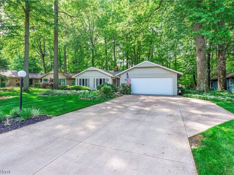5920 Mills Creek Lane , North Ridgeville, OH 44039 Photo 2