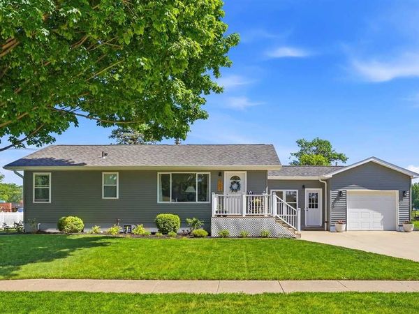 703 F Avenue, Kalona, IA 52247
