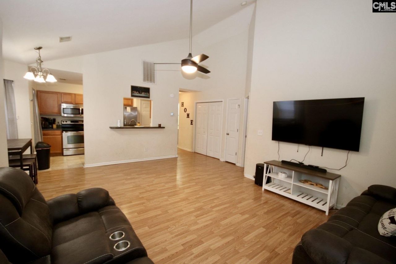417 White Cedar Drive  Photo 4