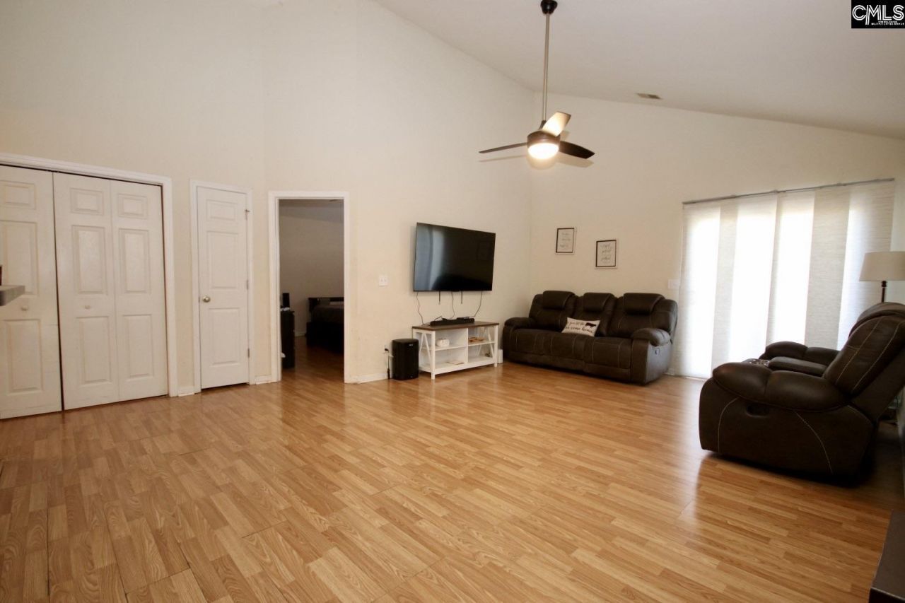417 White Cedar Drive  Photo 6