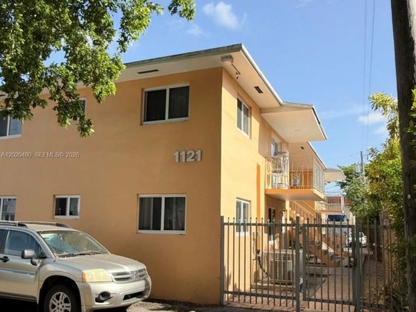 1121 NW 4 ST, Miami, FL 33128