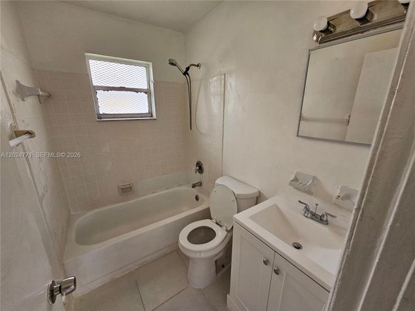 2435 NW 8th Pl , Unit 2, Fort Lauderdale, FL 33311