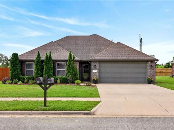 903 SW Mulberry Street , Gravette, AR 72736