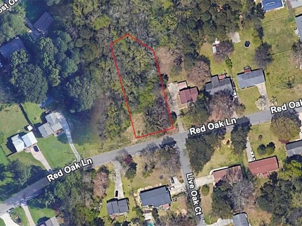 413 Red Oak Lane , Lawrenceville, GA 30046