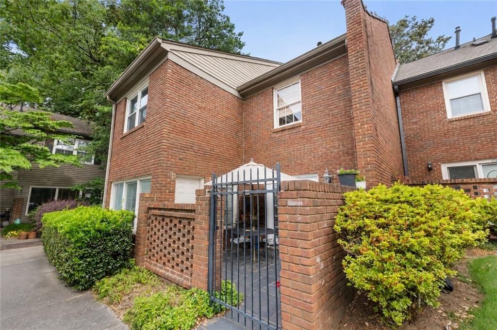 5201 Glenridge Drive Ne, Sandy Springs, GA 30342 Main Photo