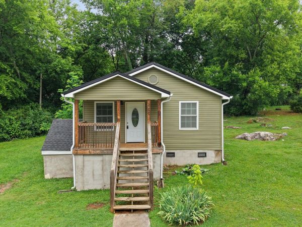 280 W Newcomen St, Alcoa, TN 37701