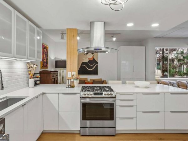 2632 Peachtree Road NW, Unit 302B, Atlanta, GA 30305