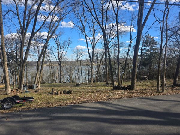 1060 Hickory Harbor Dr , Gallatin, TN 37066