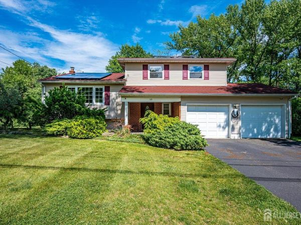 10 Falcon Drive, Edison, NJ 08820