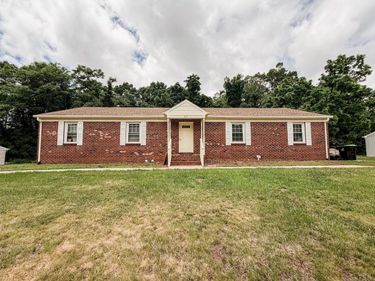 85 Deer Creek Drive, Lynchburg, VA 24502