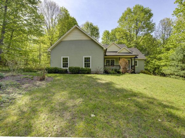 19801 Oak Avenue, Lake Ann, MI 49650