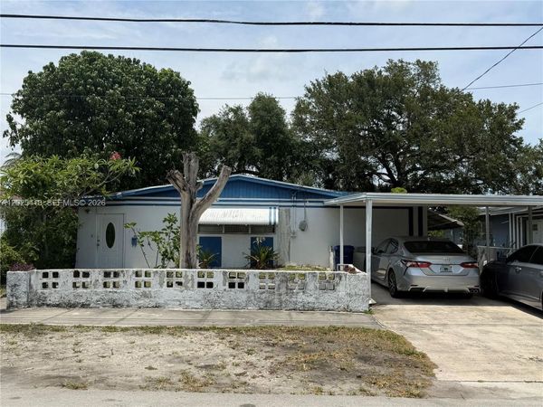 1535 NW 153rd St , Miami Gardens, FL 33054