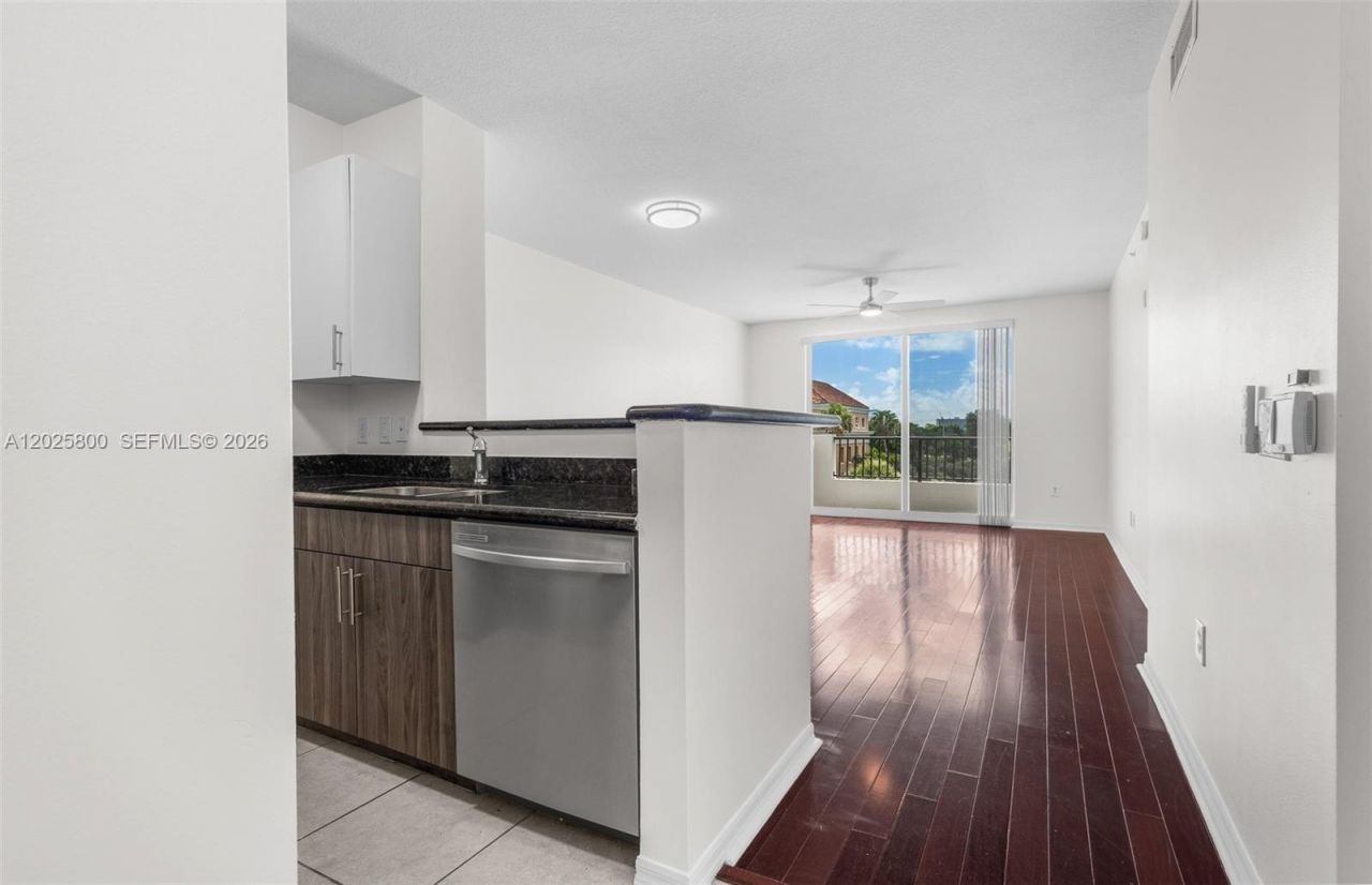 2421 NE 65th St , Unit 408, Fort Lauderdale, FL 33308 Photo