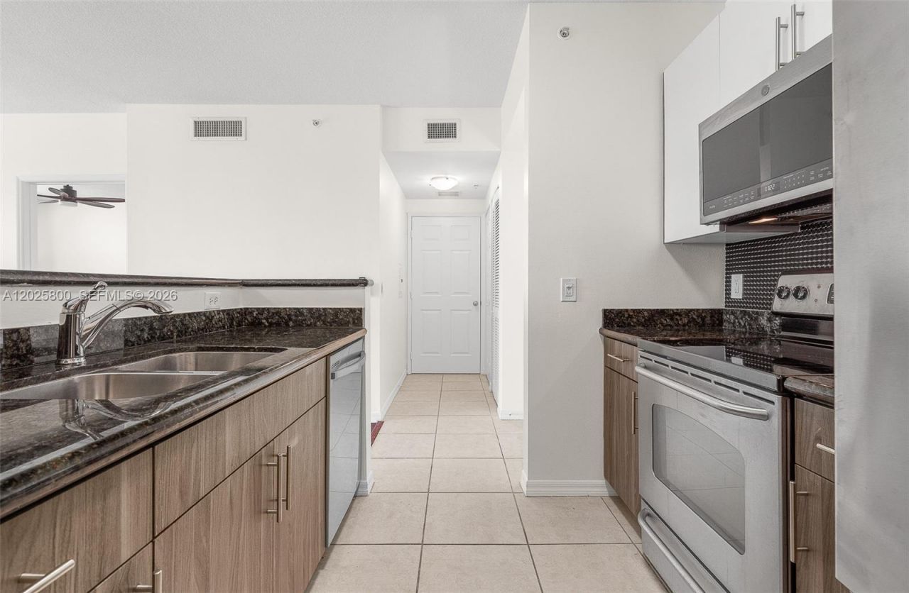 2421 NE 65th St , Unit 408, Fort Lauderdale, FL 33308 Photo