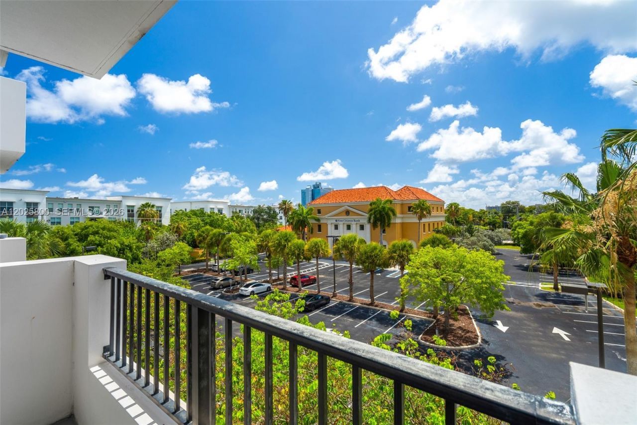 2421 NE 65th St , Unit 408, Fort Lauderdale, FL 33308 Photo